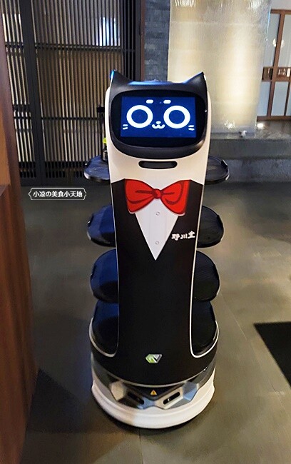 在地達人帶路！！虎尾超高人氣火鍋店，CP值超高，飲料、霜淇淋無限暢飲，超萌機器人幫你送餐！