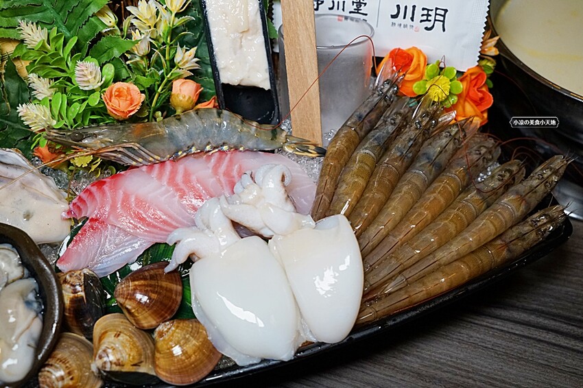 在地達人帶路！！虎尾超高人氣火鍋店，CP值超高，飲料、霜淇淋無限暢飲，超萌機器人幫你送餐！