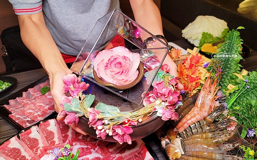 在地達人帶路！！虎尾超高人氣火鍋店，CP值超高，飲料、霜淇淋無限暢飲，超萌機器人幫你送餐！