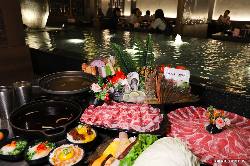 氣派古代皇宮吃火鍋,還有超萌店貓送餐機器人真的太療癒!「野川堂秘境鍋物虎尾店」生日壽星還有驚喜好禮送 @台南好Food遊