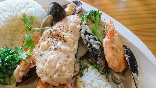 28168476_1796764687021879_7394141024315319852_n