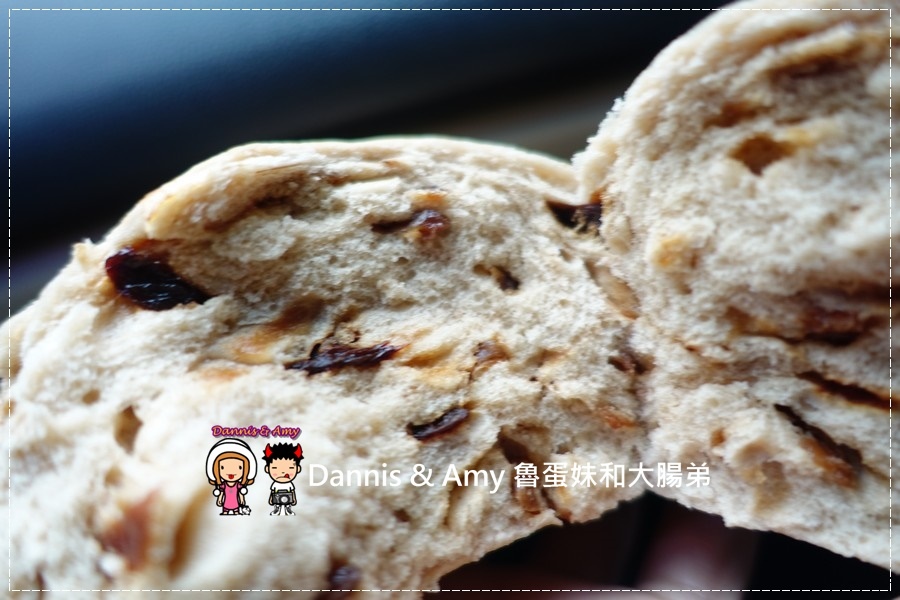 20170209《新竹美食買饅頭》正莊山東饅頭店。手工老麵製作嚼勁十足。真材實料有“包饀”的饅頭 ︱竹光路空軍醫院附近（貪吃影片） (10).jpg