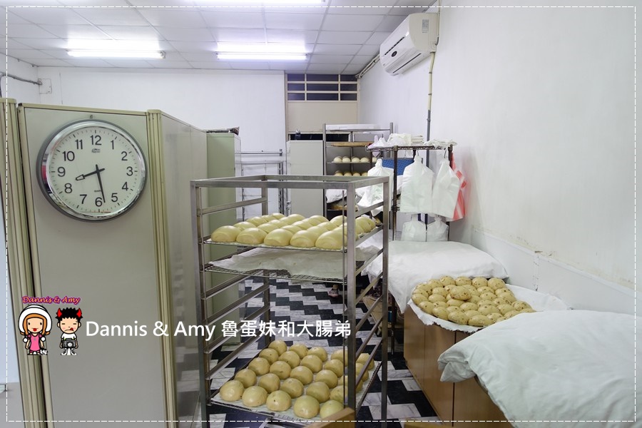 20170209《新竹美食買饅頭》正莊山東饅頭店。手工老麵製作嚼勁十足。真材實料有“包饀”的饅頭 ︱竹光路空軍醫院附近（貪吃影片） (22).jpg