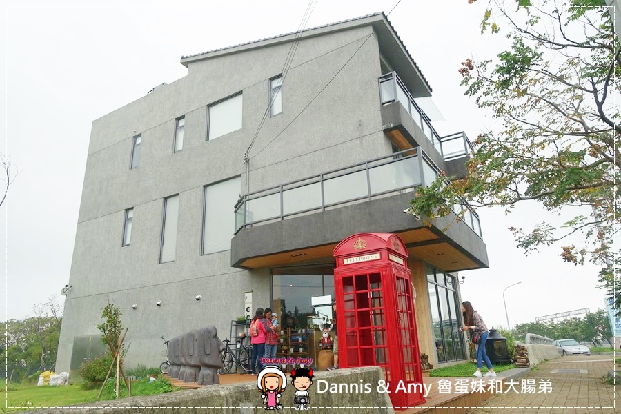 20161203《新竹湖口景觀餐廳》【尋路Café】當拉麵遇上咖啡。下午茶必備的野莓冰淇淋鬆餅︱大大草皮適合親子~北湖火車站附近 （影片） (43).jpg