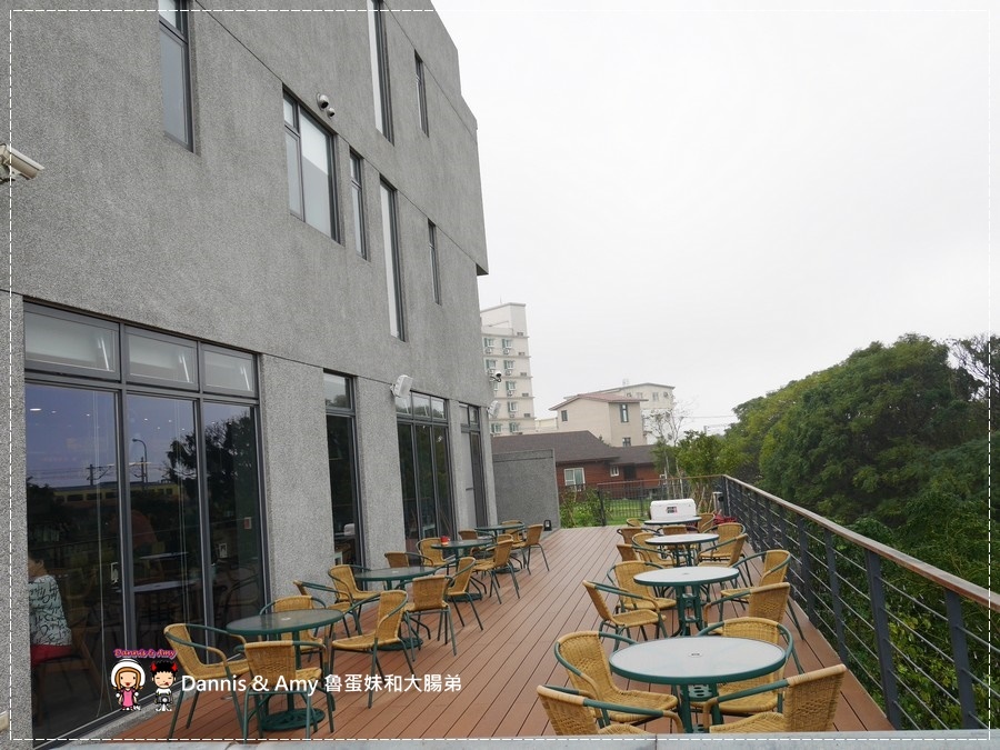 20161203《新竹湖口景觀餐廳》【尋路Café】當拉麵遇上咖啡。下午茶必備的野莓冰淇淋鬆餅︱大大草皮適合親子~北湖火車站附近 （影片） (16).jpg