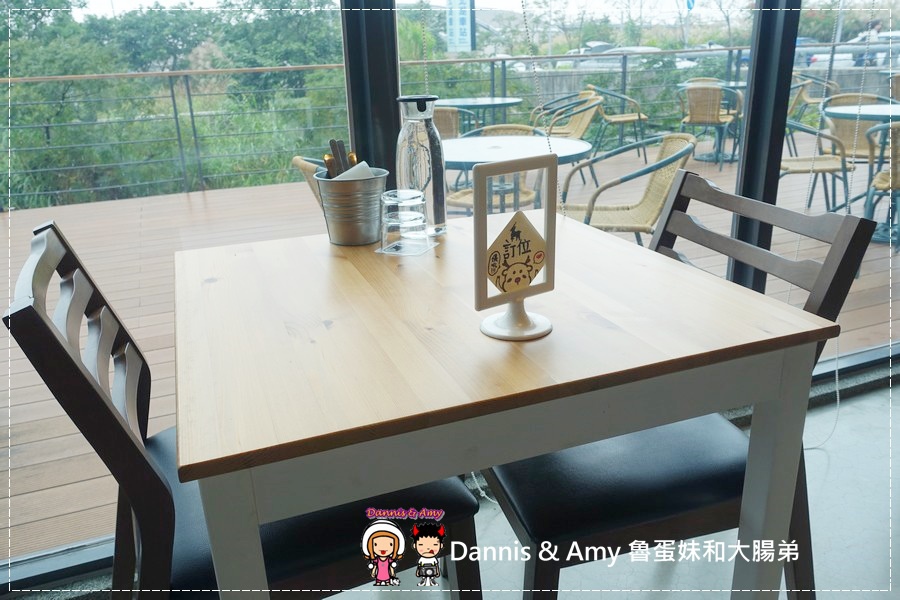 20161203《新竹湖口景觀餐廳》【尋路Café】當拉麵遇上咖啡。下午茶必備的野莓冰淇淋鬆餅︱大大草皮適合親子~北湖火車站附近 （影片） (39).jpg