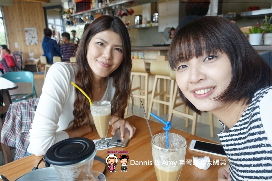 20161203《新竹湖口景觀餐廳》【尋路Café】當拉麵遇上咖啡。下午茶必備的野莓冰淇淋鬆餅︱大大草皮適合親子~北湖火車站附近 （影片） (21).jpg