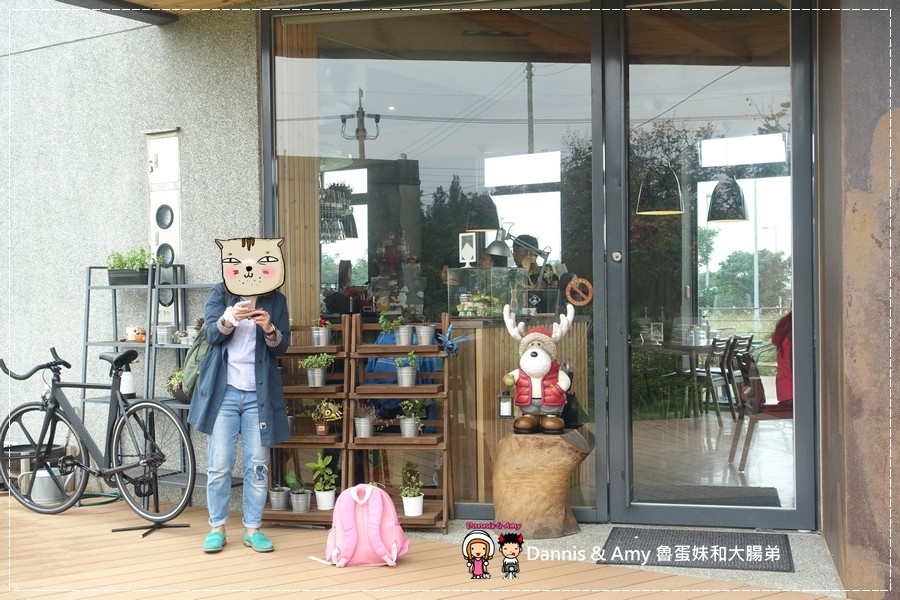20161203《新竹湖口景觀餐廳》【尋路Café】當拉麵遇上咖啡。下午茶必備的野莓冰淇淋鬆餅︱大大草皮適合親子~北湖火車站附近 （影片） (27).jpg