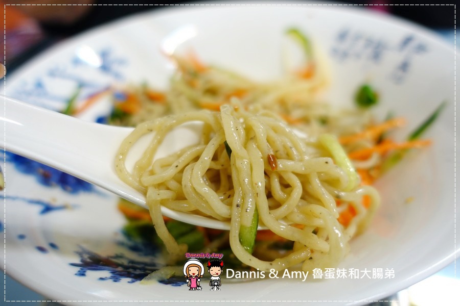 20170215《新竹光復路平價泰式小吃》「泰香泰國小吃」新科店。吃了會上癮的鴉片蕎麥涼麵。涼拌青木瓜。紅咖哩椰香麵。︱新科國中對面 （影片） (6).jpg