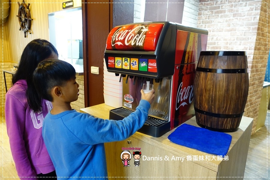 20170209《新莊捷運站附近餐廳》345美式複合式餐廳。黑松露培根蘆筍燉飯。雞肉帕尼尼。沙拉菜色推薦︱新開幕營業時間。菜單分享 (貪吃影片) (12).jpg