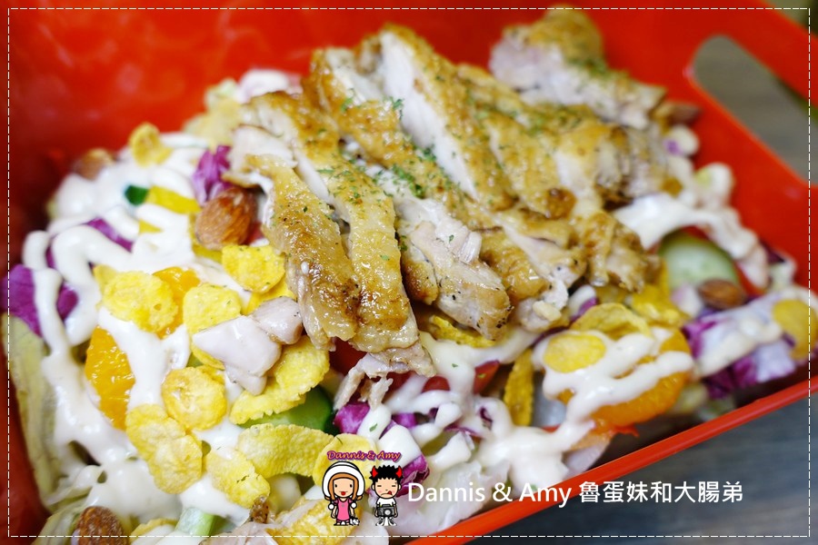 20170209《新莊捷運站附近餐廳》345美式複合式餐廳。黑松露培根蘆筍燉飯。雞肉帕尼尼。沙拉菜色推薦︱新開幕營業時間。菜單分享 (貪吃影片) (17).jpg