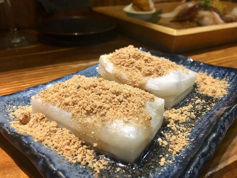 【台北｜忠孝敦化站】大黑居酒食堂＿顏值稱霸的粉橘色烤鮭魚飯糰＿秒被明太子大蝦握壽司圈粉