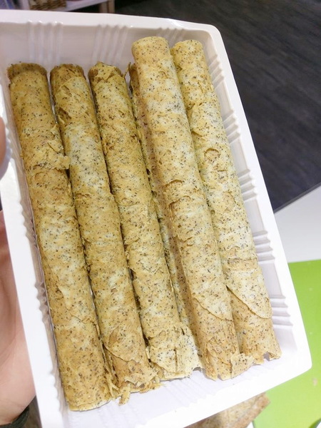 豐巢工坊：豐巢工坊-超夯的團購宅配美食  手工蛋捲吃起來就是不一樣  口味多種  香氣濃郁