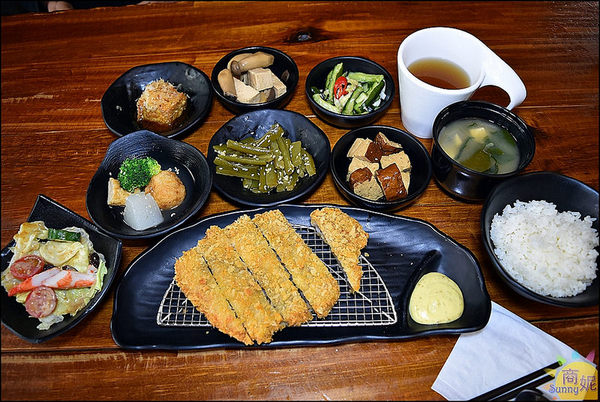 遇見和食-興大店:台中也有日式定食吃到飽!?日式定食套餐附小菜、飲料、味噌湯、白飯通通吃到飽只要200多元免服務費非常超值!@商妮吃喝遊樂