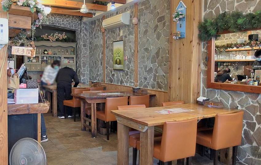 遇見和食興大店｜點餐即享自助吧免費吃到飽，小菜、白飯、湯品、冰淇淋、飲料無限暢飲，友善親子餐廳，也有素食餐喔～ - 蘋果話日常