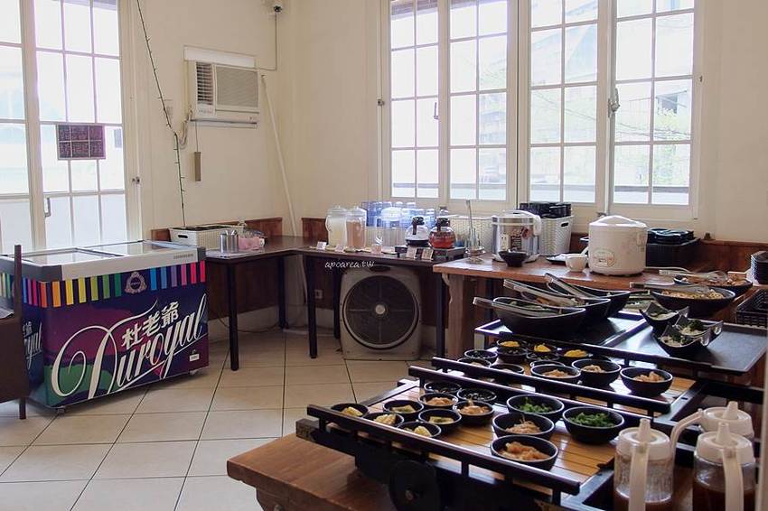 遇見和食興大店｜點餐即享自助吧免費吃到飽，小菜、白飯、湯品、冰淇淋、飲料無限暢飲，友善親子餐廳，也有素食餐喔～ - 蘋果話日常