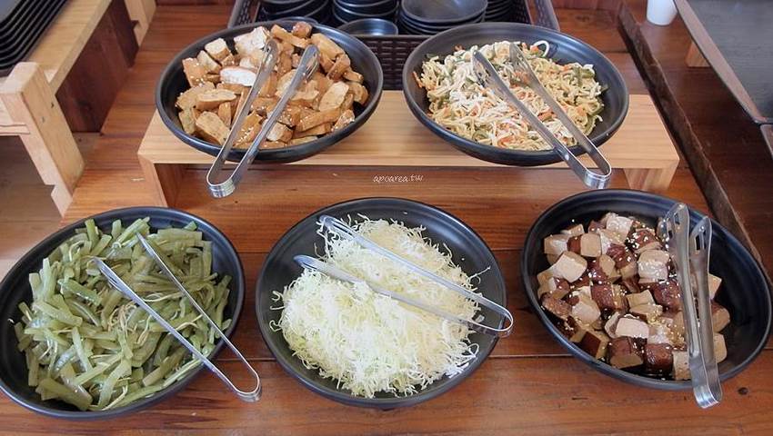 遇見和食興大店｜點餐即享自助吧免費吃到飽，小菜、白飯、湯品、冰淇淋、飲料無限暢飲，友善親子餐廳，也有素食餐喔～ - 蘋果話日常