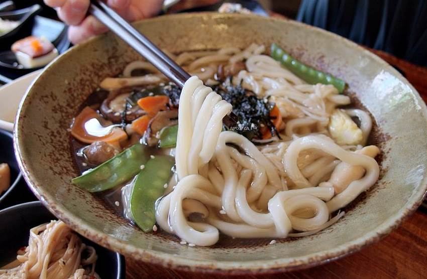 遇見和食興大店｜點餐即享自助吧免費吃到飽，小菜、白飯、湯品、冰淇淋、飲料無限暢飲，友善親子餐廳，也有素食餐喔～ - 蘋果話日常