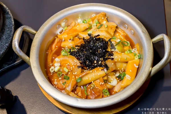 玉豆腐 韓國家庭料理(楠梓店):高雄楠梓︱玉豆腐韓國料理(家樂福楠梓店) 微涼的秋季夜晚,就來吃香辣韓式部隊鍋吧!