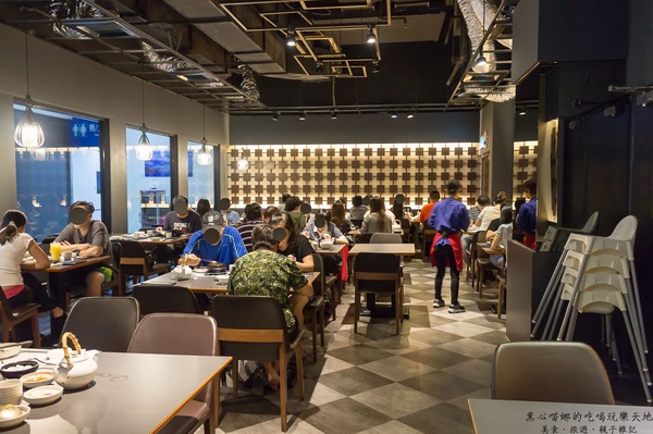 玉豆腐 韓國家庭料理(楠梓店):高雄楠梓︱玉豆腐韓國料理(家樂福楠梓店) 微涼的秋季夜晚,就來吃香辣韓式部隊鍋吧!