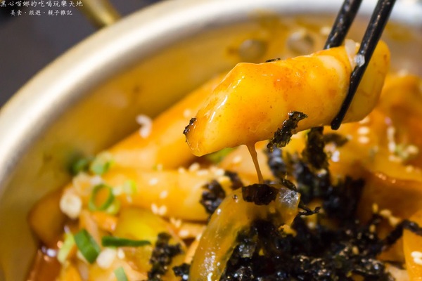 玉豆腐 韓國家庭料理(楠梓店):高雄楠梓︱玉豆腐韓國料理(家樂福楠梓店) 微涼的秋季夜晚,就來吃香辣韓式部隊鍋吧!