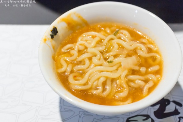 玉豆腐 韓國家庭料理(楠梓店):高雄楠梓︱玉豆腐韓國料理(家樂福楠梓店) 微涼的秋季夜晚,就來吃香辣韓式部隊鍋吧!