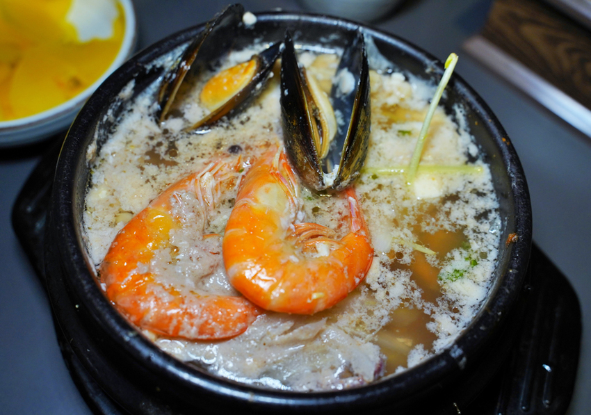 韓式料理 豆腐煲 聚餐 親子 夠味 小菜免費 韓國料理 家樂福