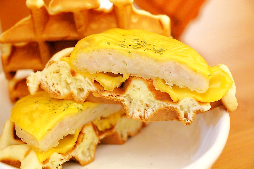 柒叁Black tea，大里貨櫃屋手搖茶茶飲，鹹鬆餅搭配紅茶更對味。 - 微笑Joe幸運