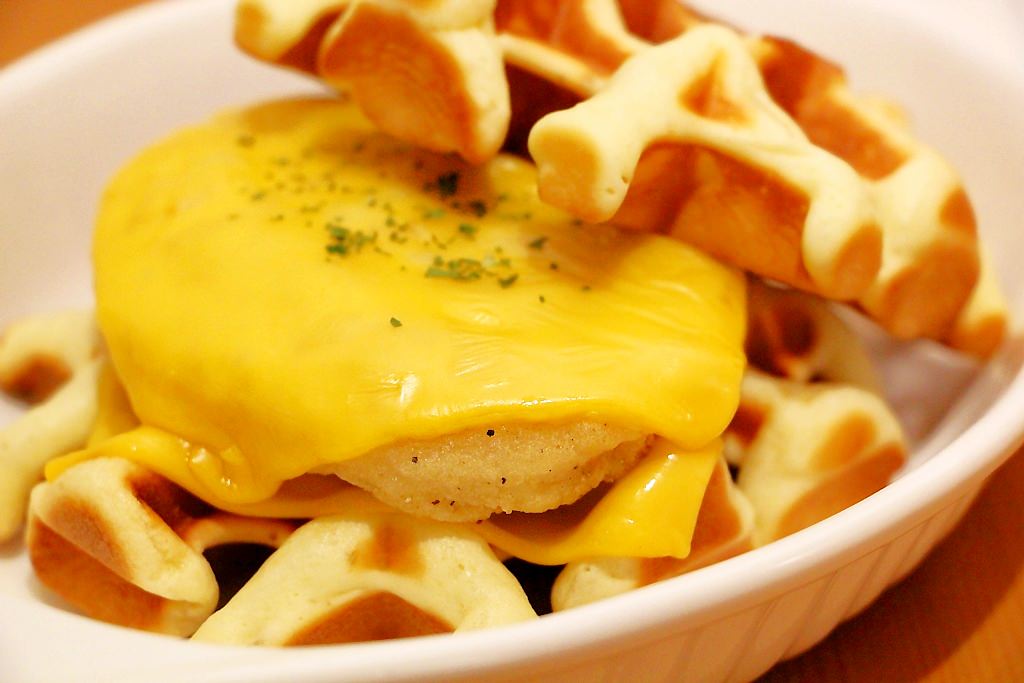 柒叁Black tea，大里貨櫃屋手搖茶茶飲，鹹鬆餅搭配紅茶更對味。 - 微笑Joe幸運