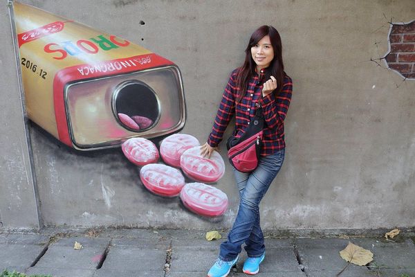 台中潭子國小彩繪巷:【台中景點】潭子國小彩繪~隨著走入時光的隧道,尋回兒時的記趣,跟著旅人的腳步,一塊來享受時光記趣吧