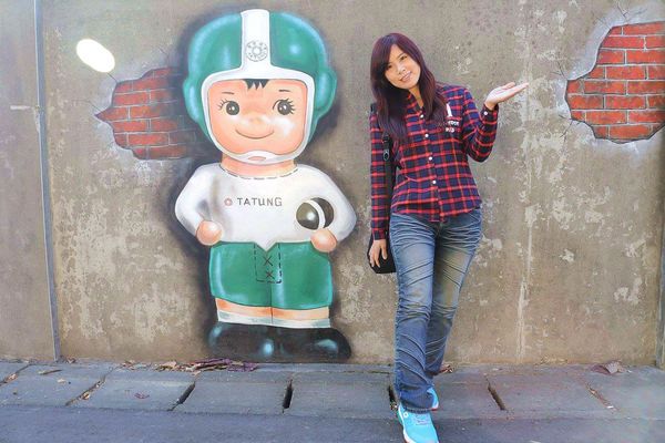 台中潭子國小彩繪巷:【台中景點】潭子國小彩繪~隨著走入時光的隧道,尋回兒時的記趣,跟著旅人的腳步,一塊來享受時光記趣吧