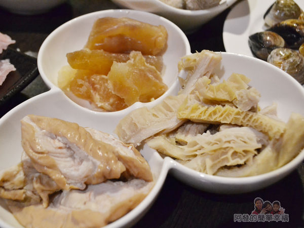 齊味麻辣鴛鴦火鍋27-綜合滷品-牛肚牛筋大腸頭