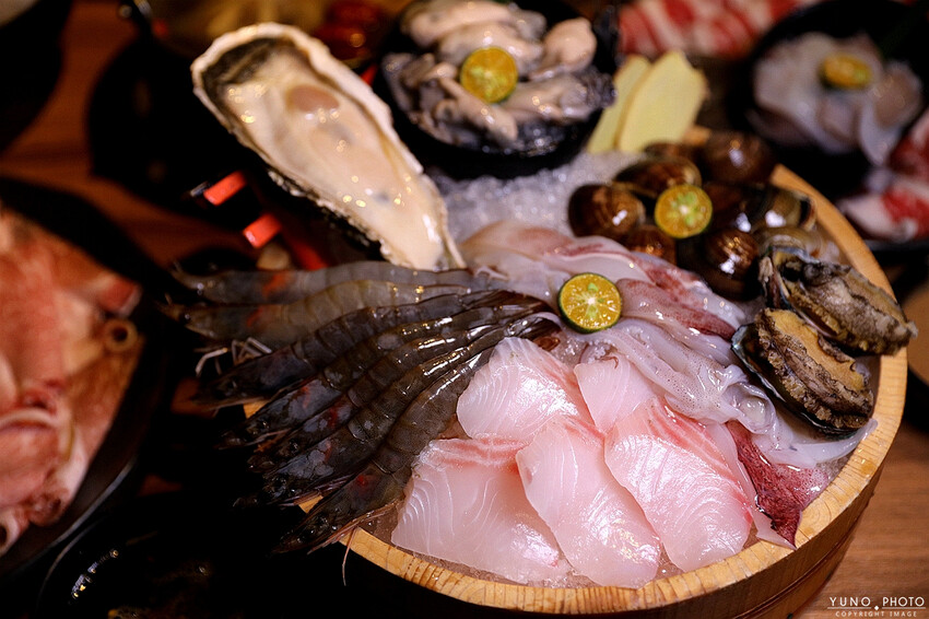 宜蘭縣五結鄉在地海鮮火鍋王者！超猛海鮮霸氣上桌 尚青的海味通通一網打盡 專屬停車場超方便｜湯蒸火鍋-宜蘭利澤店