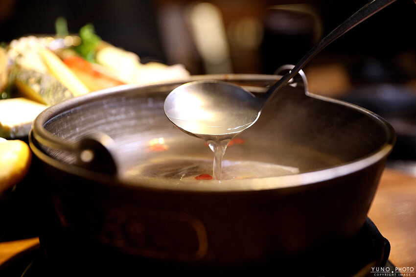 宜蘭縣五結鄉在地海鮮火鍋王者！超猛海鮮霸氣上桌 尚青的海味通通一網打盡 專屬停車場超方便｜湯蒸火鍋-宜蘭利澤店