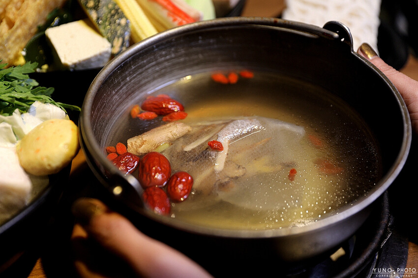 宜蘭縣五結鄉在地海鮮火鍋王者！超猛海鮮霸氣上桌 尚青的海味通通一網打盡 專屬停車場超方便｜湯蒸火鍋-宜蘭利澤店