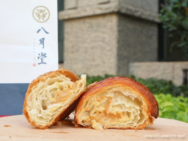 八月堂：台中美食│八月堂〃牛奶糖可頌新登場！11/11一日限定買一送一，不限口味～