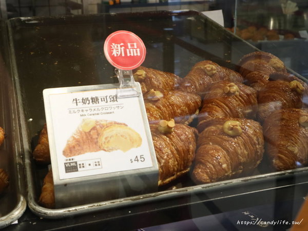 八月堂：台中美食│八月堂〃牛奶糖可頌新登場！11/11一日限定買一送一，不限口味～