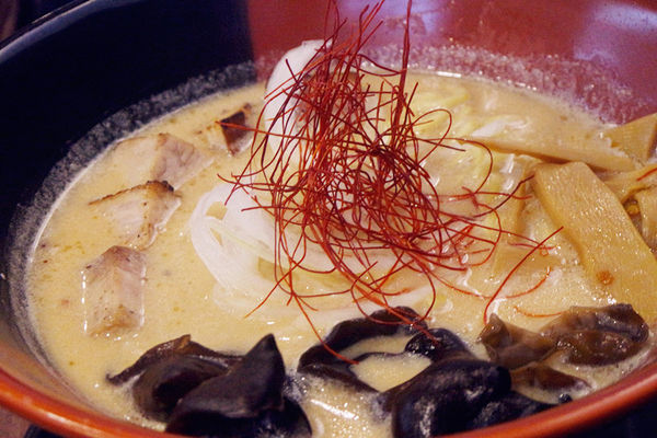 （FoOd桃園)♥【札幌炎神拉麵】桃園龜山林口長庚美食，帶給你1300度炙燒的美味拉麵以及那獨特的噴火秀