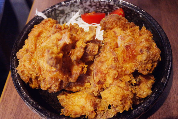 （FoOd桃園)♥【札幌炎神拉麵】桃園龜山林口長庚美食，帶給你1300度炙燒的美味拉麵以及那獨特的噴火秀