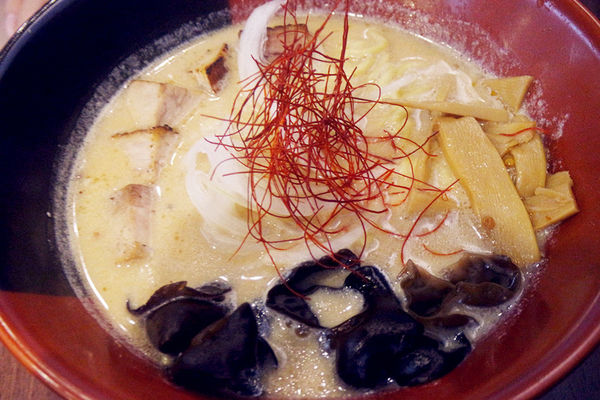 （FoOd桃園)♥【札幌炎神拉麵】桃園龜山林口長庚美食，帶給你1300度炙燒的美味拉麵以及那獨特的噴火秀