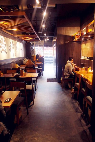 （FoOd桃園)♥【札幌炎神拉麵】桃園龜山林口長庚美食，帶給你1300度炙燒的美味拉麵以及那獨特的噴火秀