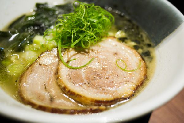 【美食│桃園龜山】札幌炎神拉麵-1300度炙燒-林口長庚美食-逛outlet好選擇