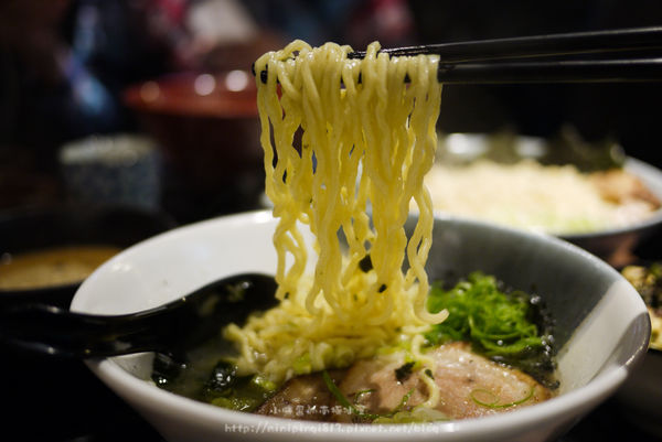 【美食│桃園龜山】札幌炎神拉麵-1300度炙燒-林口長庚美食-逛outlet好選擇