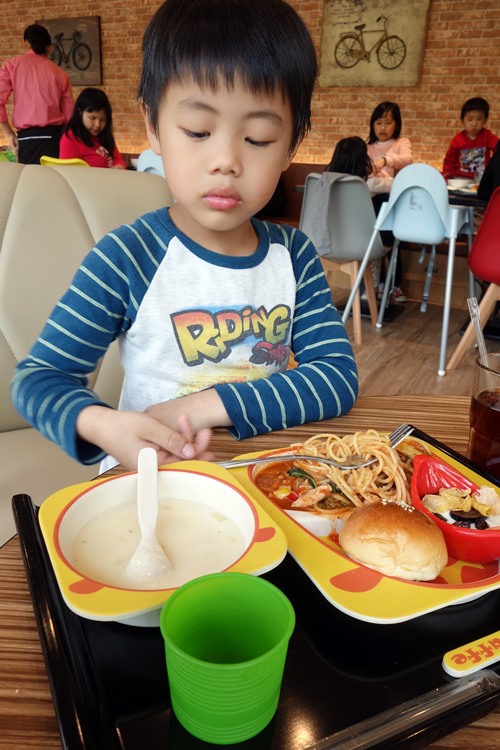 大房子親子餐廳 (11).JPG