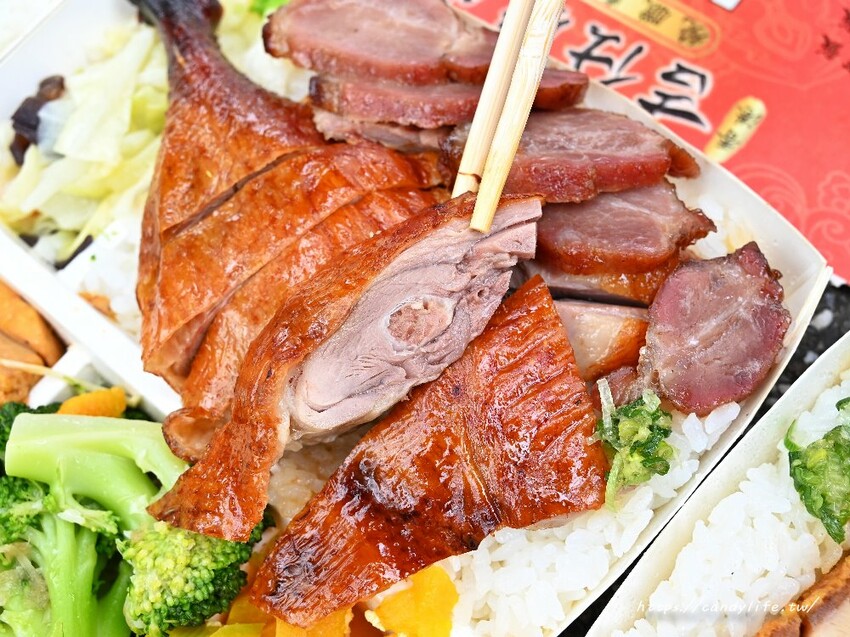 吉仕燒臘｜台中厲害燒臘便當，營業時間人潮沒停過，大推燒鴨腿便當，晚來吃不到！