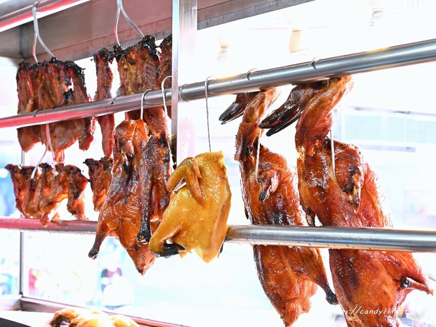 吉仕燒臘｜台中厲害燒臘便當，營業時間人潮沒停過，大推燒鴨腿便當，晚來吃不到！