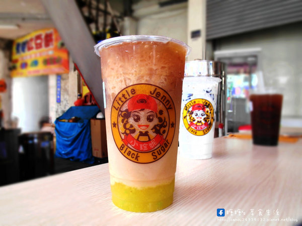小珍妮-黑糖爆冰紅茶：〖台中│美食〗小珍妮-黑糖爆冰紅茶 ❤ 北屯區飲料推薦!!天然黑糖熬製而成，堅持品質，用料實在，價格親民~激推。黑糖爆冰紅茶、珍珠奶霸、鳳梨養樂多爆冰紅茶!!