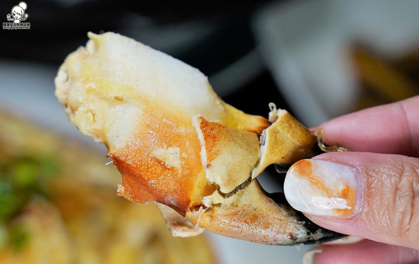 品粵小館 聚餐 聚餐 螃蟹 家庭聚會 捷運 巷弄 合菜 港粵 高雄必吃