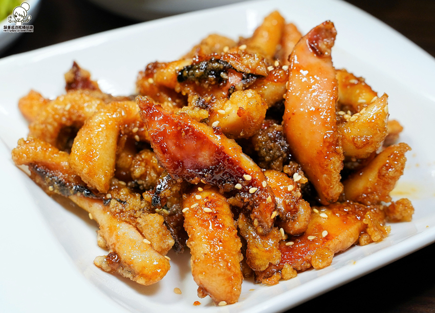 品粵小館 聚餐 聚餐 螃蟹 家庭聚會 捷運 巷弄 合菜 港粵 高雄必吃