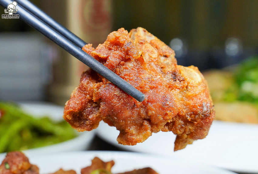 品粵小館 聚餐 聚餐 螃蟹 家庭聚會 捷運 巷弄 合菜 港粵 高雄必吃